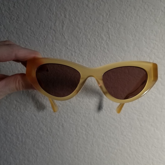 Clear yellow and gold cateye sunglasses - Picture 10 of 10